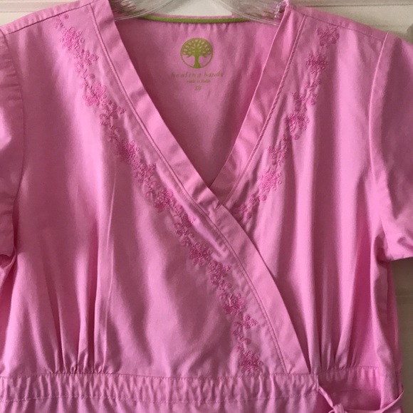 COPY - Healing hands scrub top, work wear - Picture 2 of 6